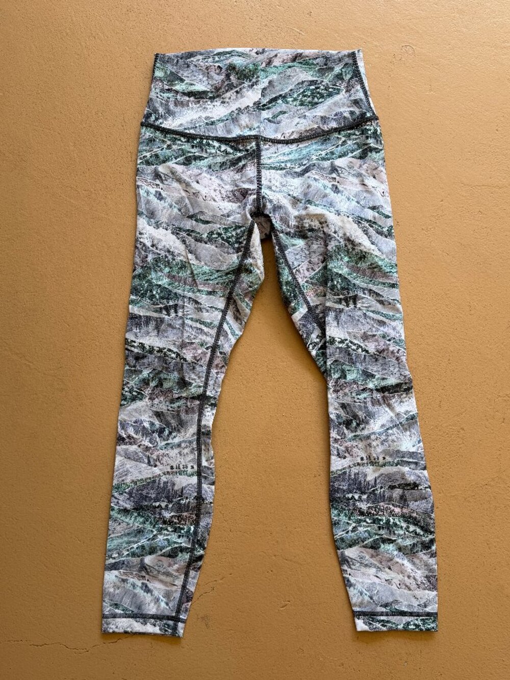 Lululemon Wunder Under High-Rise Tight 6 Springscape Multi Alpine Mountains